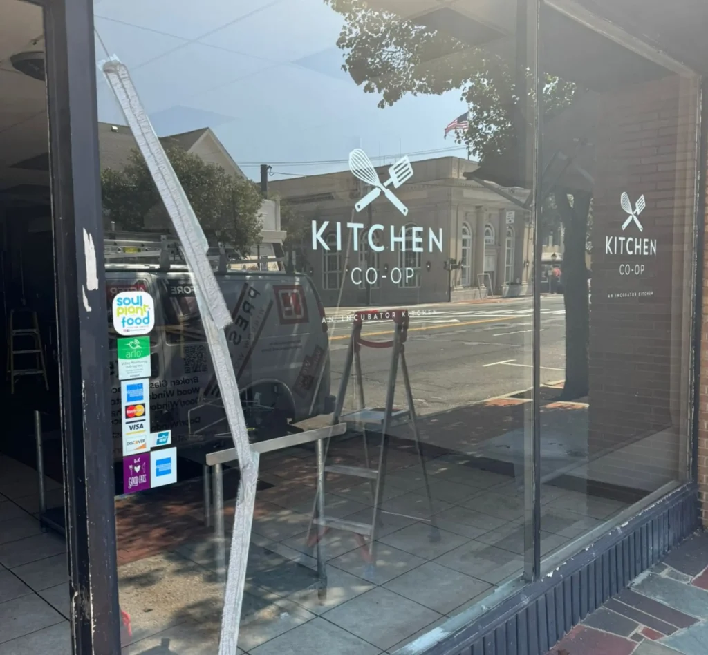 Commercial Window Glass Replacement